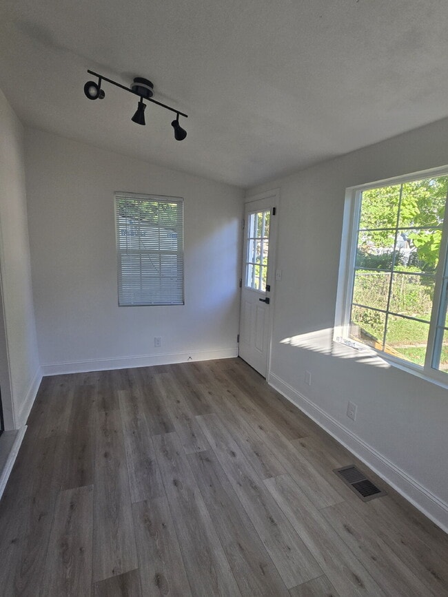 Building Photo - "Newly and beautifully remodeled 3-Bed home on Denmark Street!"