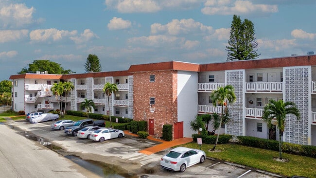 Building Photo - 4310 NW 12th Ct