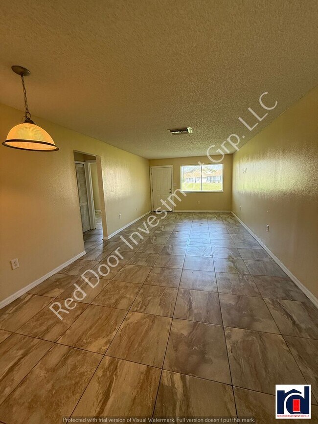 Building Photo - 3/1 Apartment in Deland - Close to Hontoon...