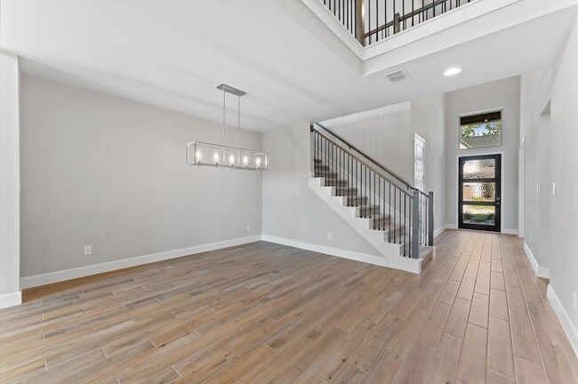 Building Photo - 528 Oakview Bend Dr