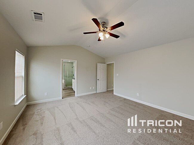 Building Photo - 807 Sinclair Dr