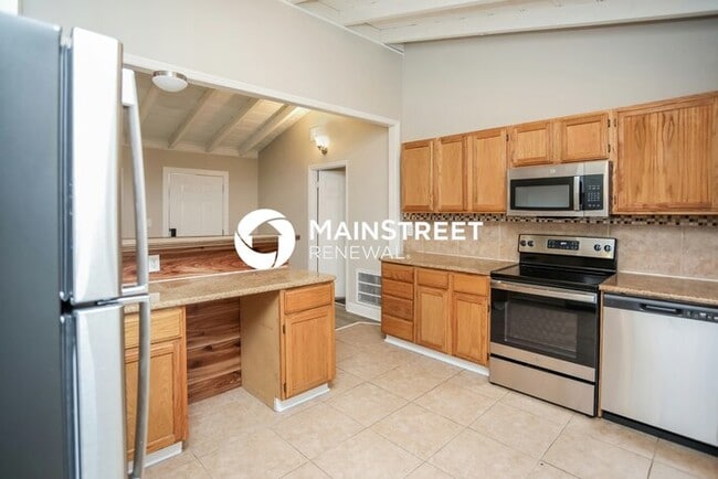 Building Photo - 3 Bedroom Pet-Friendly Home in Kansas City...