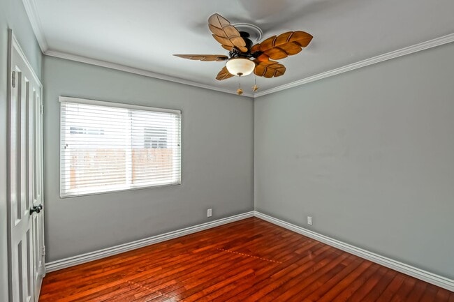 Building Photo - REMODELED, CHARMING & AIRY 3BR2BA HOME W/ OFFICE ON A LARGE LOT W/ NICELY LANDSCAPED FRONT YARD, ...