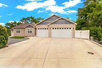 Building Photo - Beautiful and Spacious 4Bd 3.5Bath Home in...
