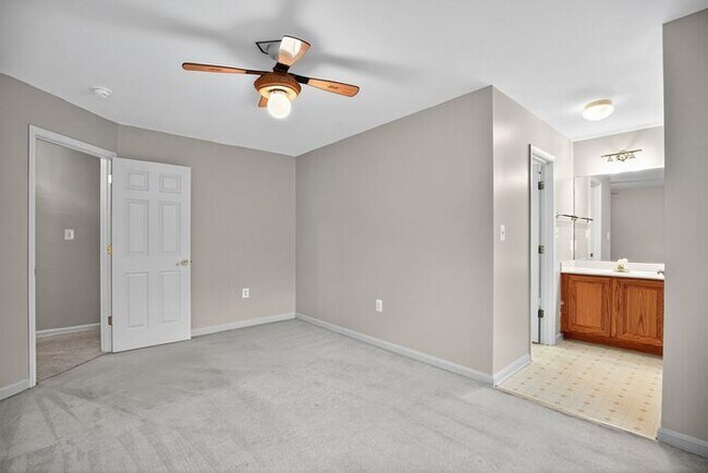 Building Photo - 3215 Dunbratton Ct