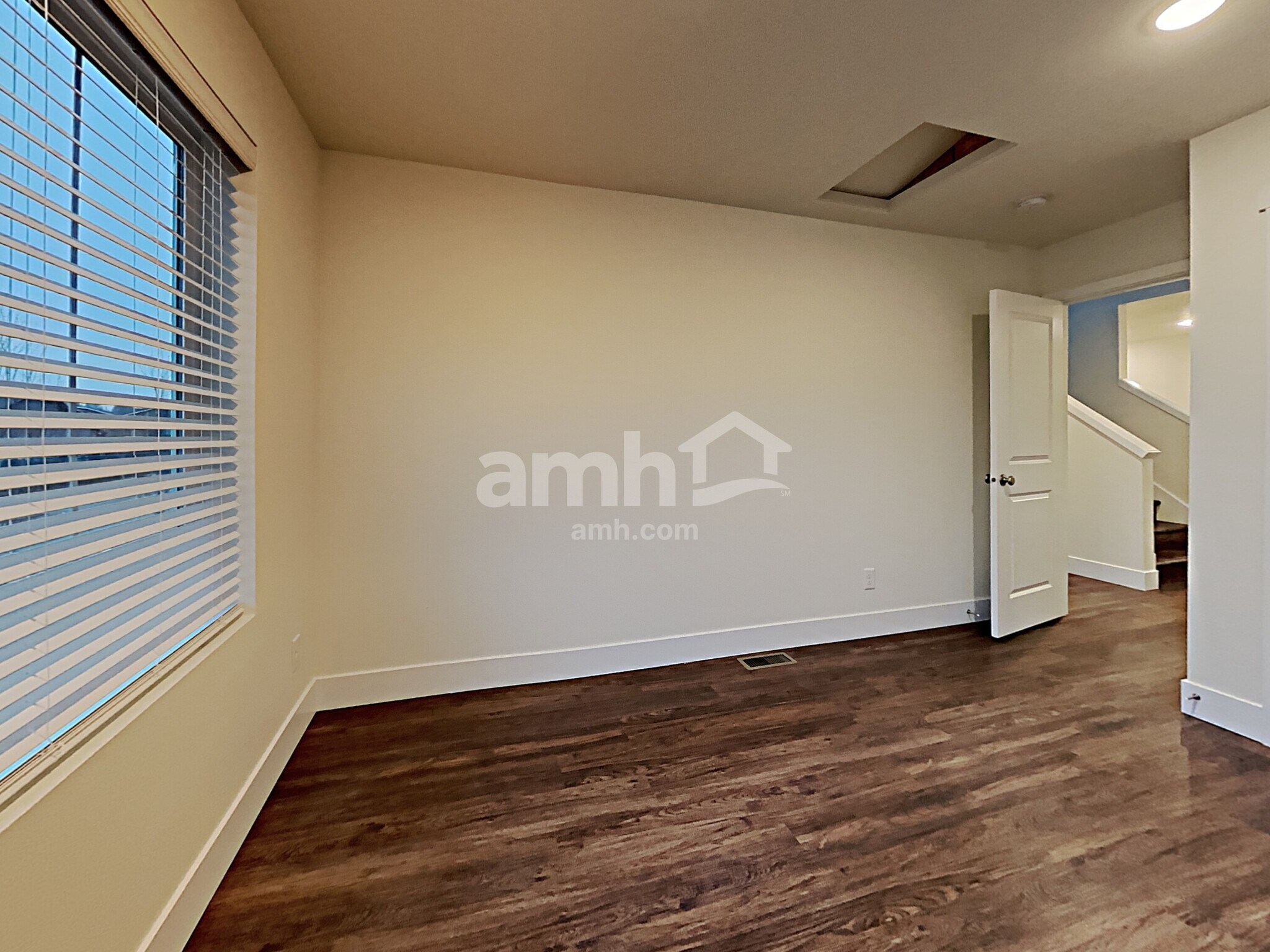Building Photo - 33013 Lookout Ln