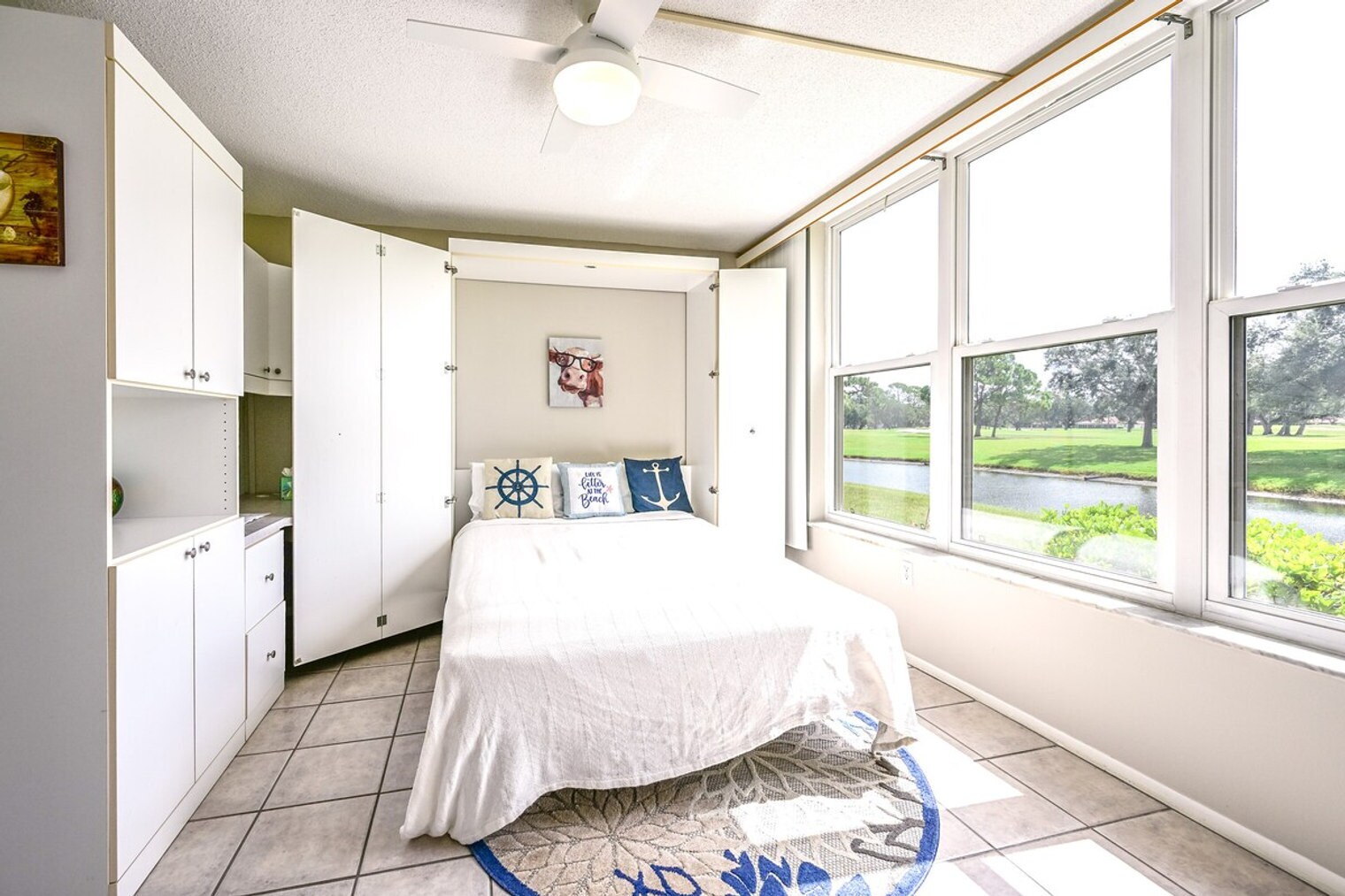 Building Photo - 745 W Country Club Dr