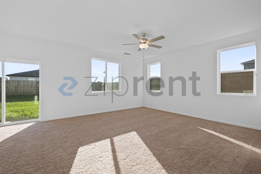 Building Photo - 10512 Santana Ln