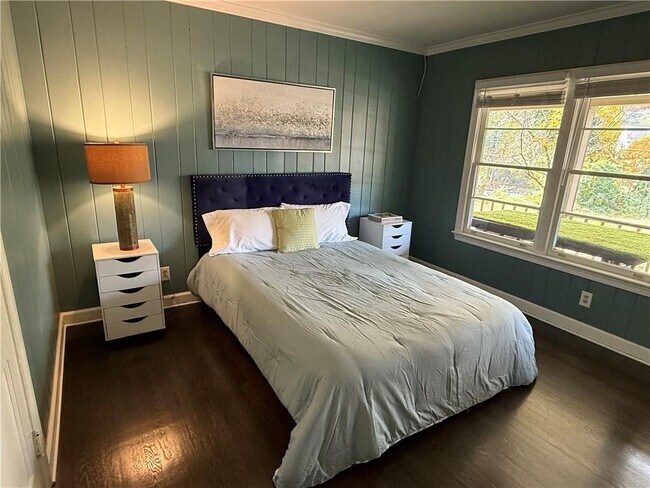 Building Photo - 1140 Goodwin Pl NE