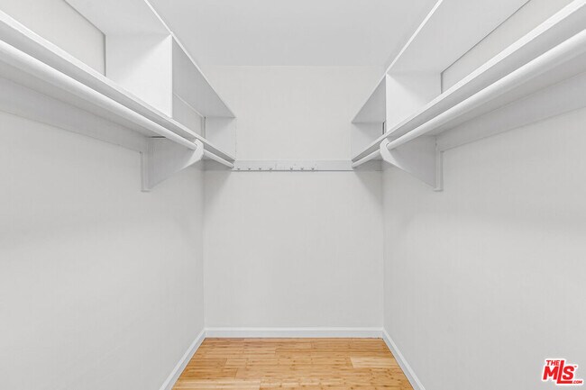 Building Photo - 2637 S Centinela Ave