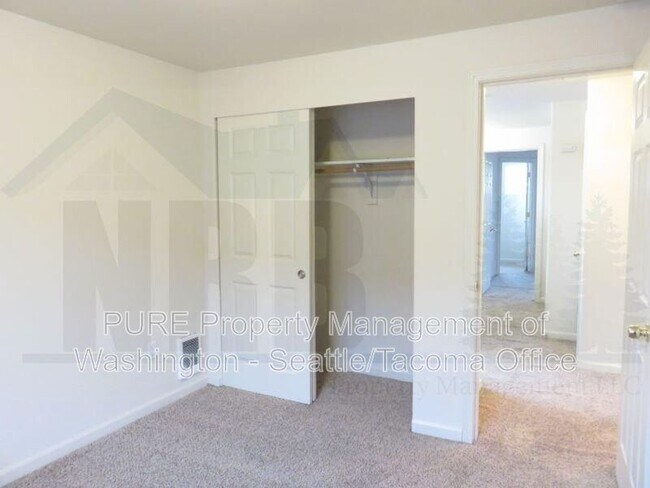 Building Photo - 4045 S Warner St