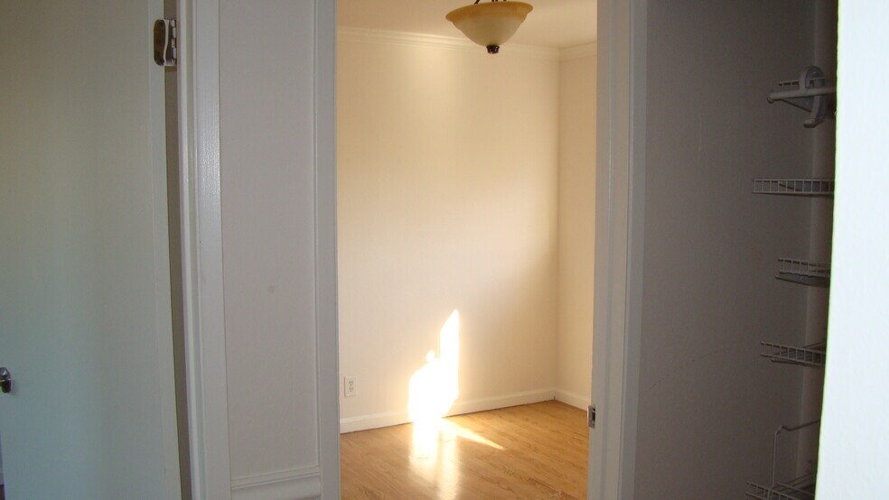 Building Photo - 5119 Silver Reef Dr