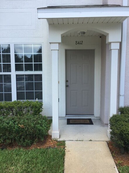 Building Photo - 8412 Thornbush Court