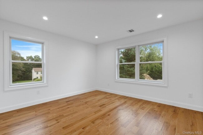 Building Photo - 65 Paulding Ln