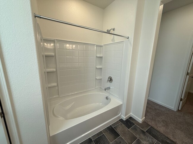 Building Photo - Brand NEW single story home in Hughson!