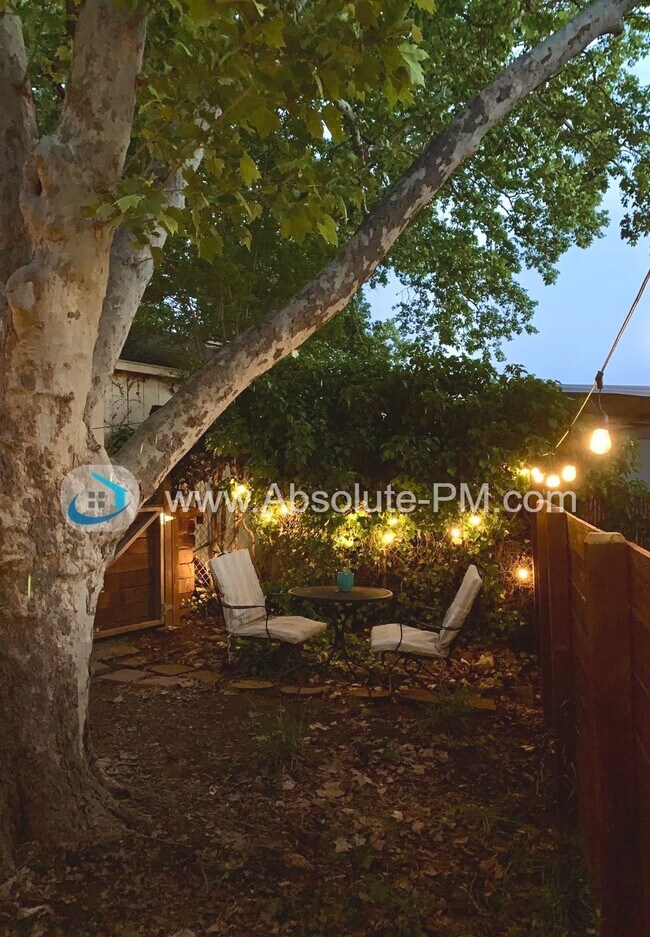 Building Photo - Cozy 1 Bedroom Studio in the Orangevale Ag...
