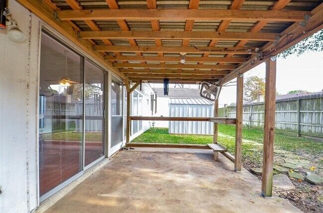 Building Photo - 15815 Boulder Oaks Dr