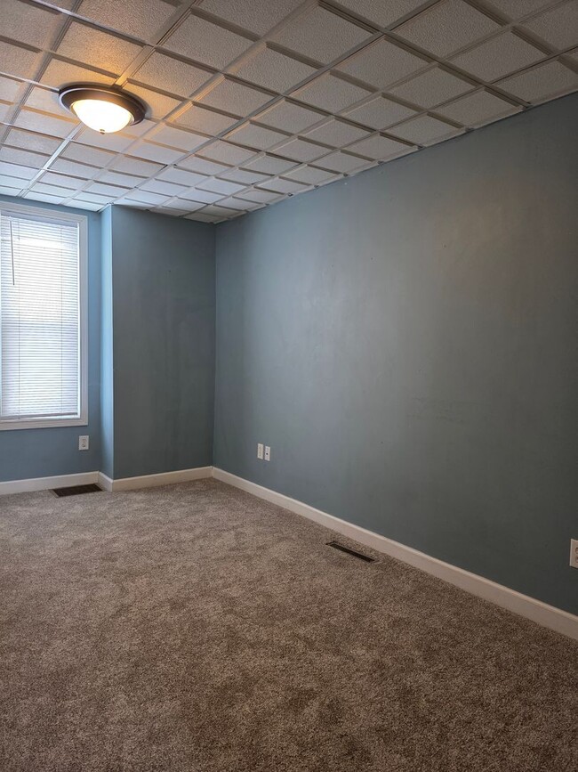 Building Photo - Spacious Home Across from University of Findlay