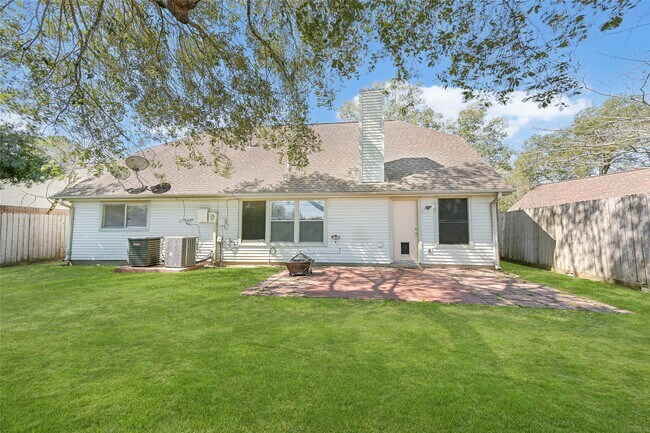 Building Photo - 2507 Foxden Dr