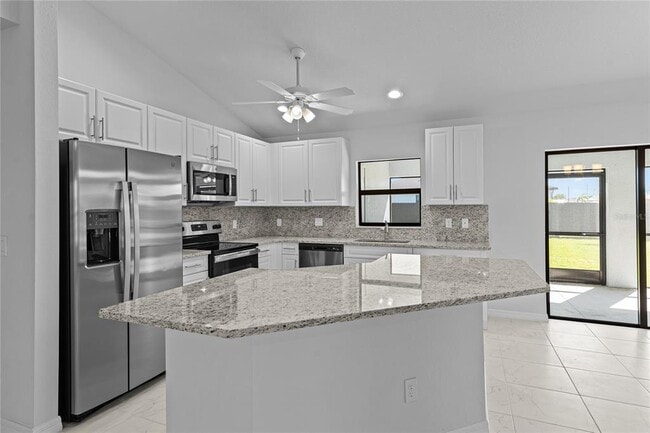 Building Photo - 710 NW 2nd Ln