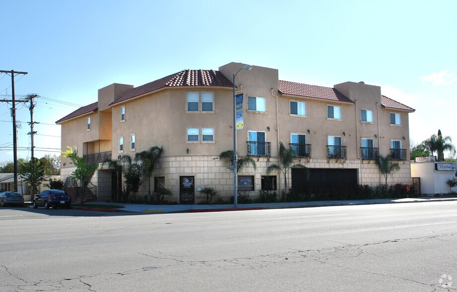 Primary Photo - 4854 Laurel Canyon Blvd
