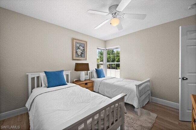 Building Photo - 9570 Crescent Garden Dr