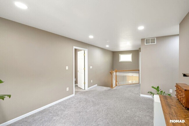 Building Photo - 1321 S Lansing Ct