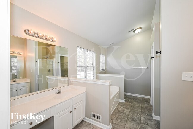 Building Photo - 13224 Greycrest Dr