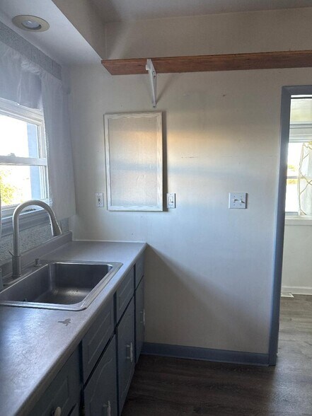 Building Photo - 53 Edgewater ave