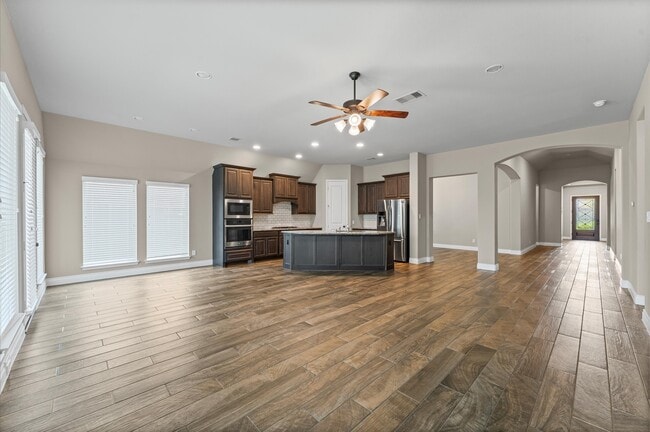 Building Photo - 18226 Dalyell Dr