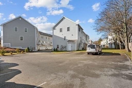 Building Photo - 50 Des Moines Rd