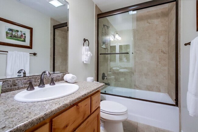 Building Photo - Steps From The Beach w/ All Utilities Included Available Jan - May 2025