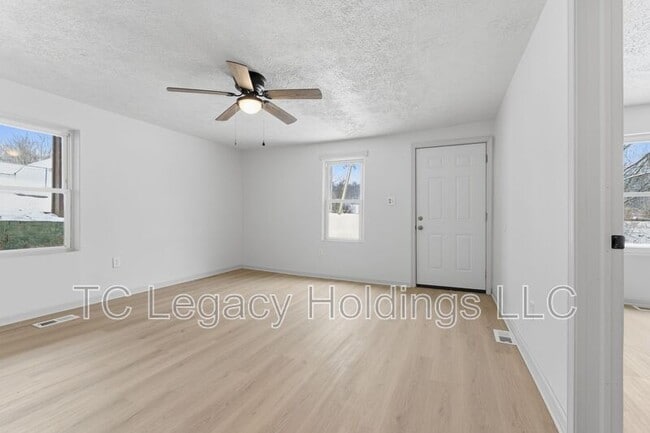 Building Photo - 16 Flint St