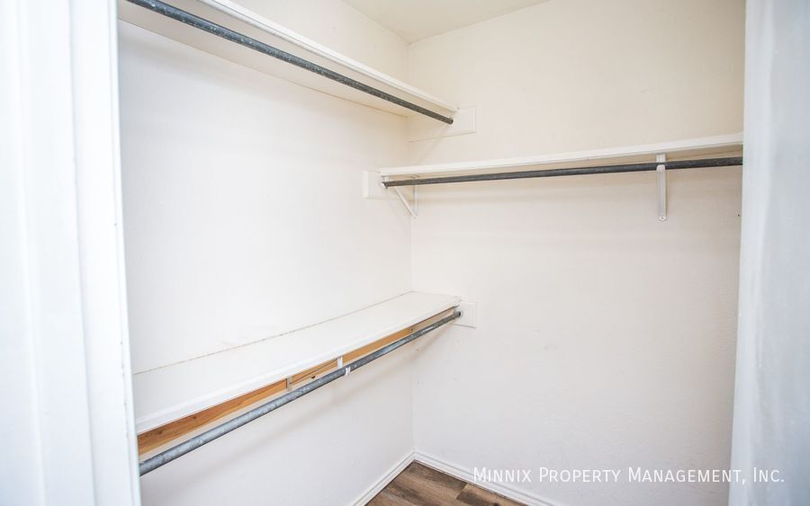 Building Photo - 3401 Essex Ave