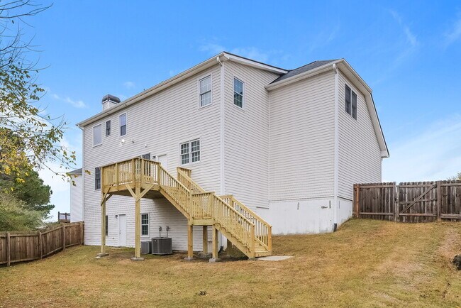 Building Photo - 293 Derby Run