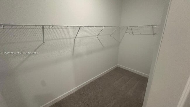 Building Photo - 553 Rivergrass St