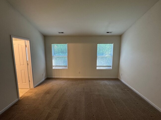 Building Photo - 6644 Sequoia Hills Dr