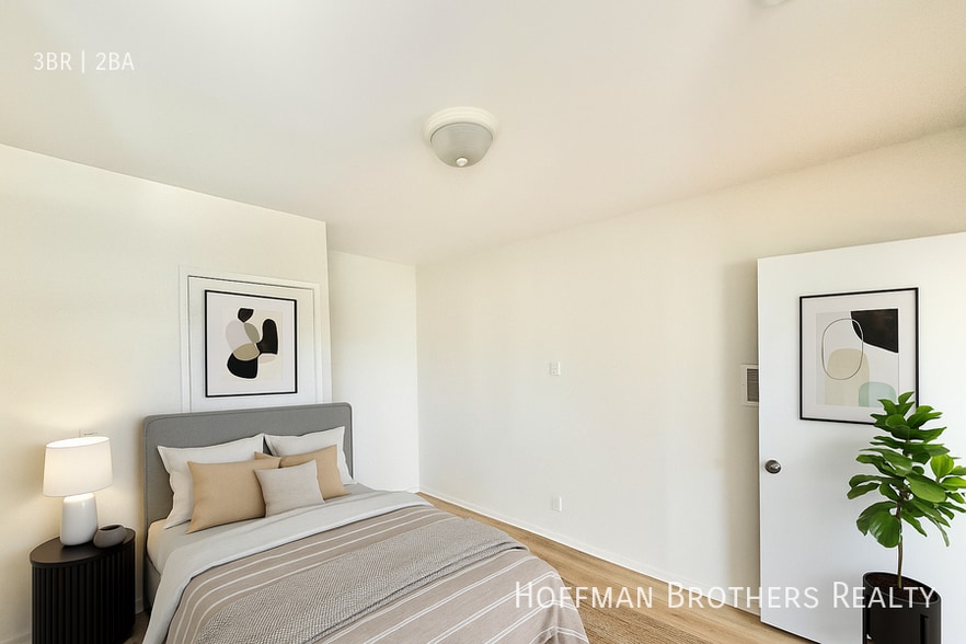 Building Photo - 5419 Harold Way