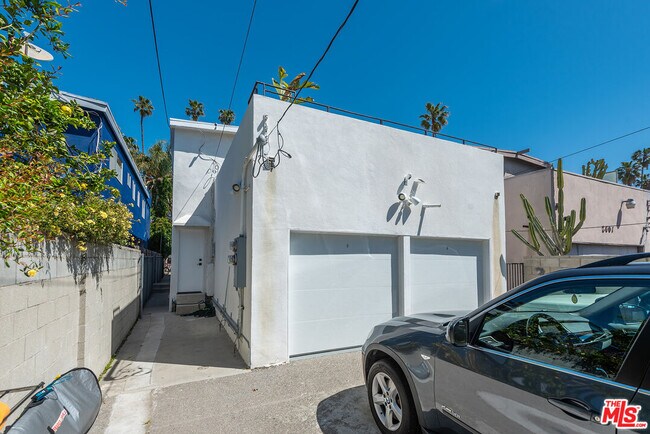 Building Photo - 2603 Abbot Kinney Blvd