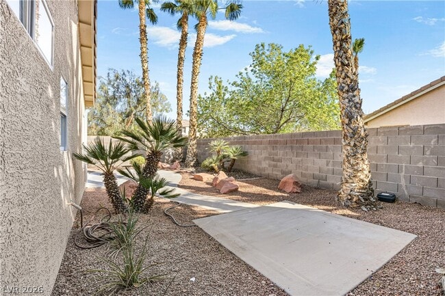 Building Photo - 1532 Waterton Dr