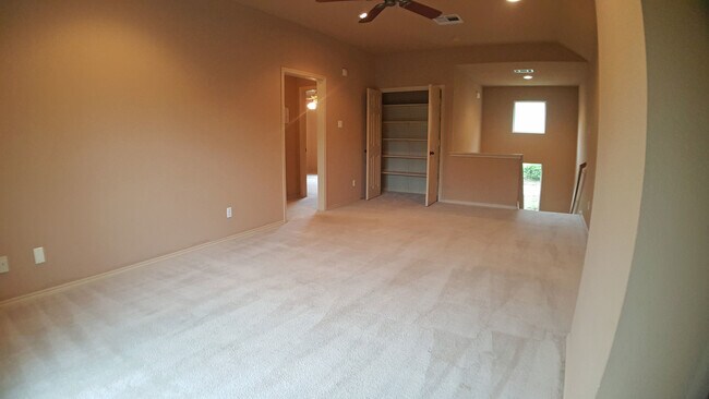 Building Photo - Secluded Hill Country home on huge lot!  Gorgeous home in tranquil setting!