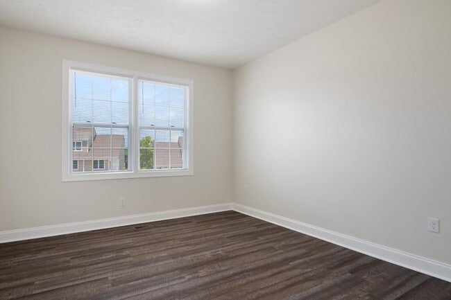 Building Photo - 455 Skylar Dr