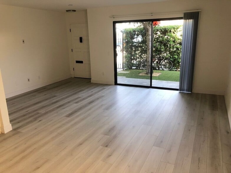 Building Photo - 408 N Venice Blvd