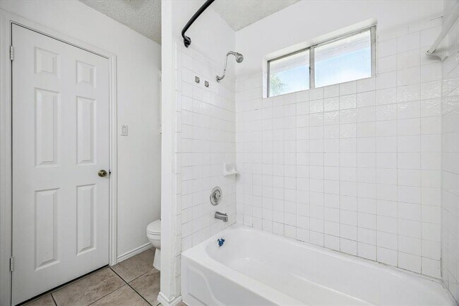 Building Photo - 3204 Blazing Star Trail