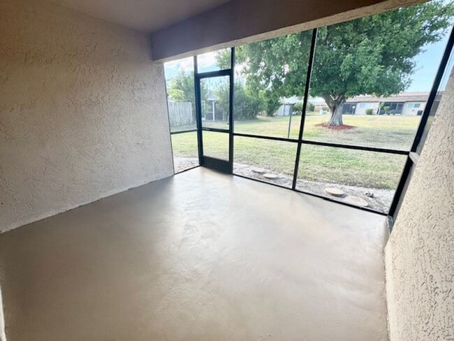 Building Photo - 2 bedroom 2 bathroom unfurnished annual