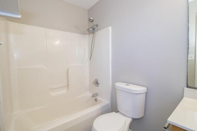 Building Photo - 1808 Harbor Dr