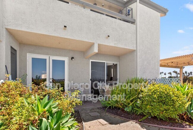 Building Photo - 4794 Arizona St