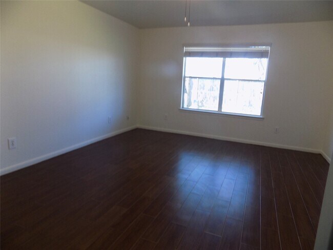 Building Photo - 1918 Appleton Dr