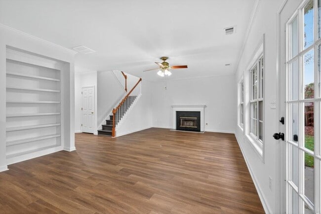 Building Photo - 2467 Bittersweet Cir