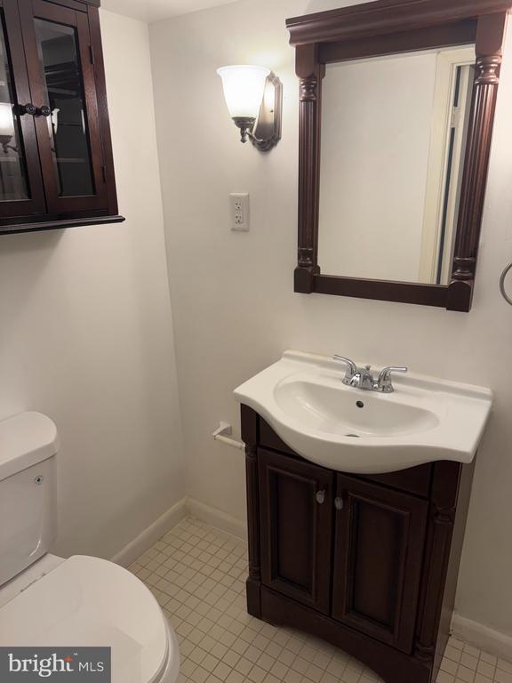 Building Photo - 5530 Kendrick Ln